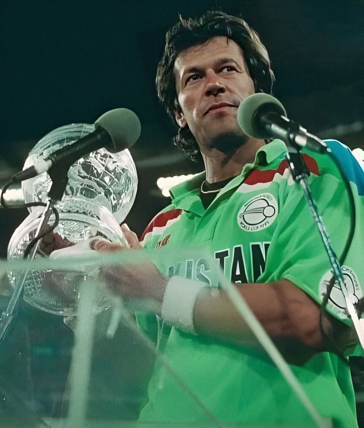 pakistanwalli's tweet image. Imran Khan, the greatest son of this soil. A name, a face, a legacy that will endure for eternity, long after the rabid dictator Asim Munir and his cronies fade into footnotes, power dissolved and names discarded into the dustbin of history.

Imran Khan will remain.