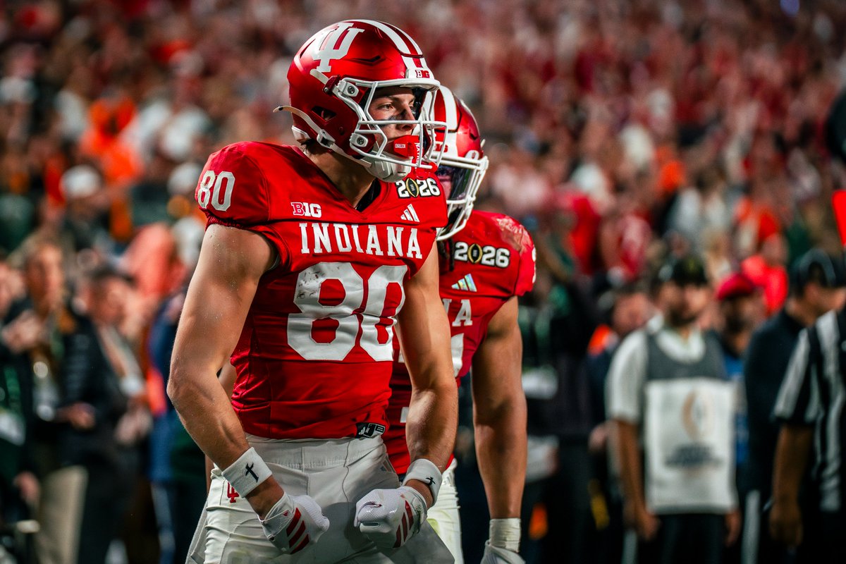 Charlie Becker appreciation tweet.