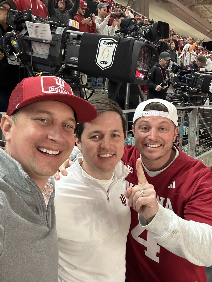 OriginalShults's tweet photo. #BisonDrop #Gatorade #NeverDaunted LET'S GO HOOSIERS!! Run it back! 🏆 @BisonDrops https://t.co/ohmcrvsrAE