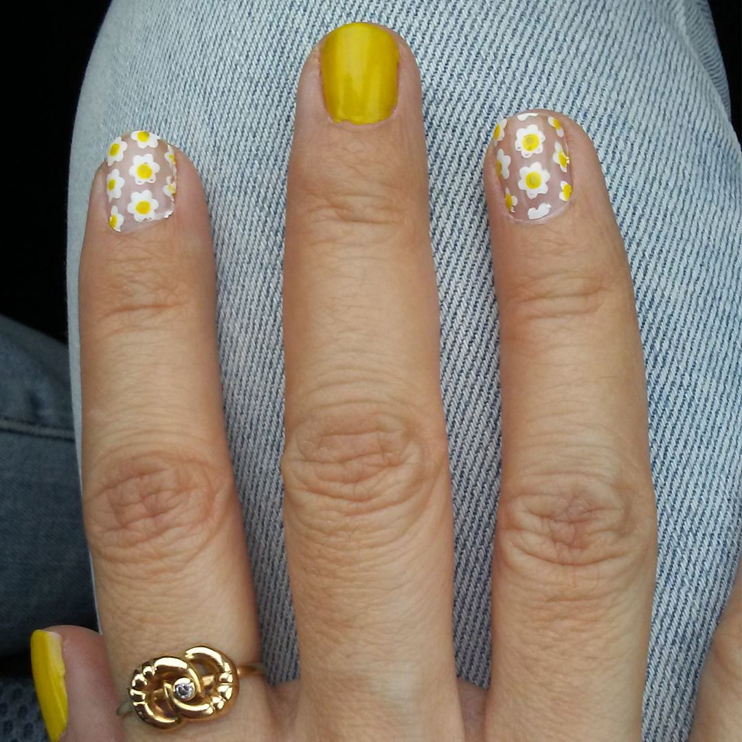 AnMaEscritora's tweet photo. 💅🌼✨
Mi pequeña afición al diseño de uñas está aumentando 😆
#uñas #uñaslibros #AnnaMateu #uñasflores #nails https://t.co/fJlh3NNnbj