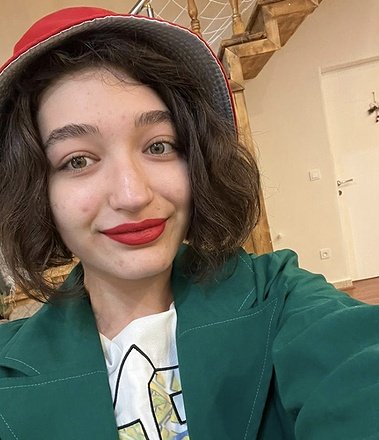 Mojtabapacino's tweet image. تکرار جنایت...
۴۰۱: به مادر سارینا گفتن اگه نگی دخترت خودکشی کرده پسرت رو میکشیم.
۴۰۴: به پدر دیانا گفتن اگه نگی دخترت تصادف کرده پسرت رو میکشیم.
#دیانا_بهادر 
#سارینا_اسماعیل‌زاده