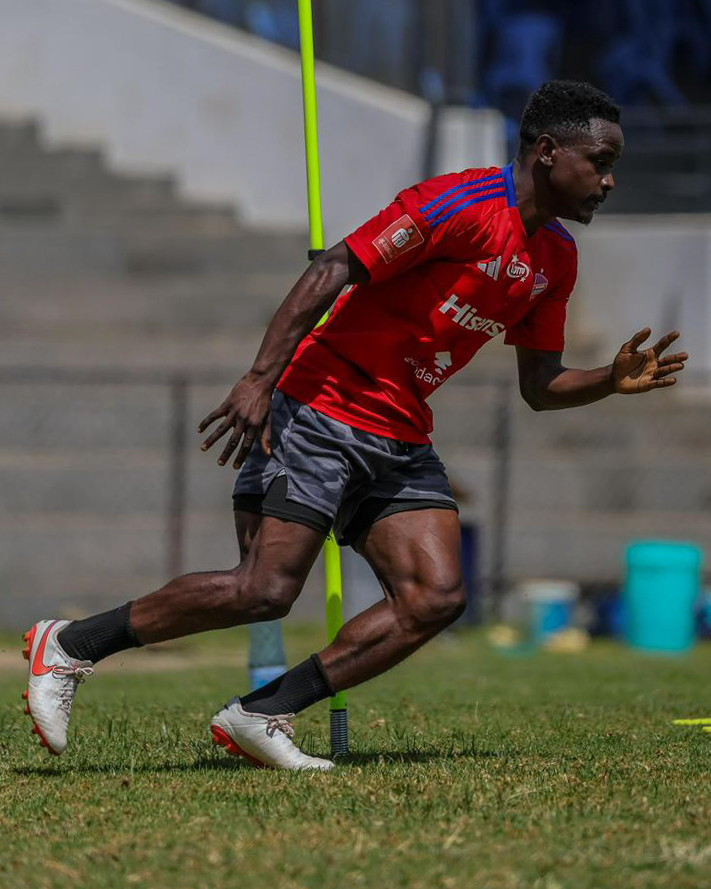 Widać, że Erick pragnie powrotu na boisku, by znów zagrać w tej koszulce! 🔴🔵

Walcz dalej, <a href="/Erick__ouma/">Erick Ouma</a>. Czekamy na Ciebie! 💪