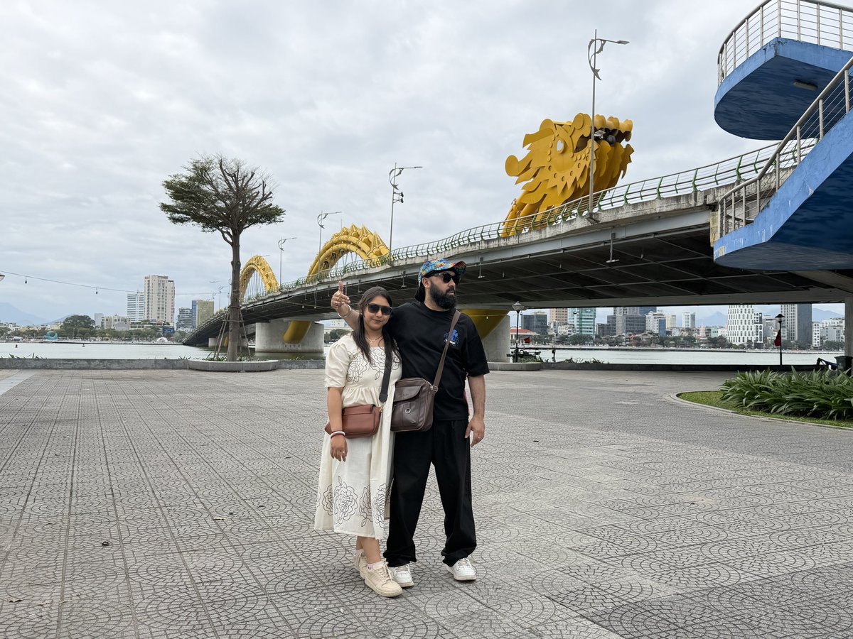 She says i am not interested in taking photos.
Is it true ?