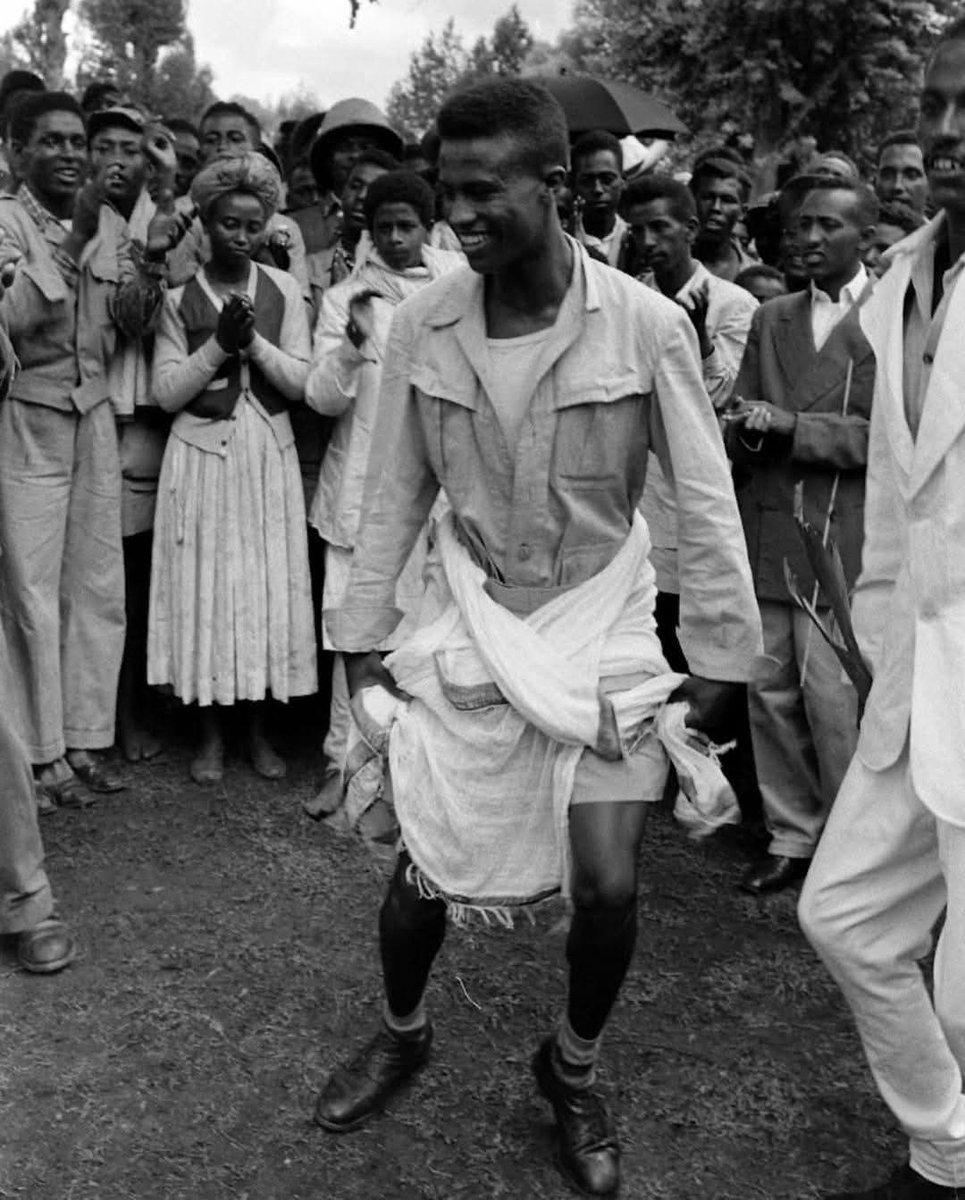 YekunoAmlak12's tweet photo. እንዴት አደርህ ባለሃገሩ ዐምሐራ 💛🍃 https://t.co/Ahi1vIwnJi