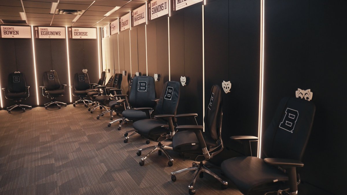 GoBonnies's tweet photo. A newly renovated @BonniesMBB locker room opened up last semester thanks to support from Bonnies like you.

Preparation. Accountability. Performance. This room sets the tone.

Help us maintain the standard that defines Bonnies Basketball 🏀

@GoBonniesBAF || #Unfurl https://t.co/ILnaPO2JlD