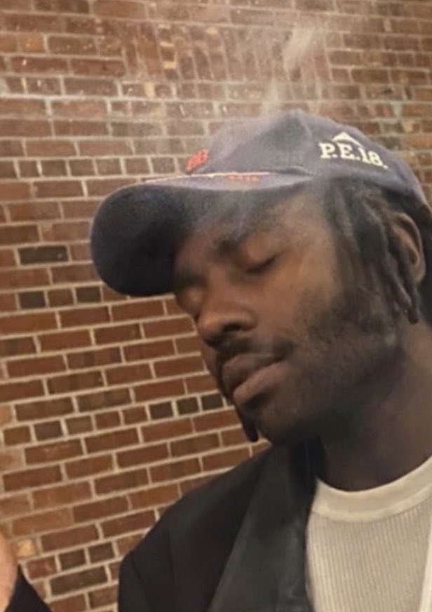 FanHynes's tweet image. me at Gov Ball this year…🩸🍊🎧🔁FanHynes Vault Vintage Blood Orange and Friends… #BloodOrange #DevHynes #DevonteHynes #FanHynes #FanPage devdataset devdayeveryday🩸🍊🎧🔁