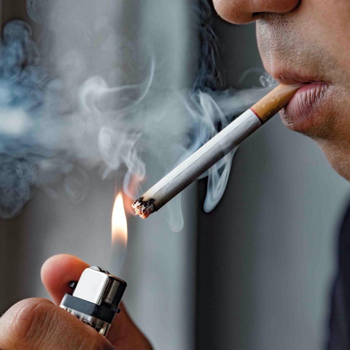 Sigara yasakları genişletilecek. (Sputnik) 

• Sigaralar, kasa arkasında bulundurulmayacak. 
• Park, bahçe ve oyun alanlarında sigara içilmesi yasaklanacak.
• Kapalı alanlarda sigara kullanımına yönelik mevzuatta değişikliğe gidilecek.