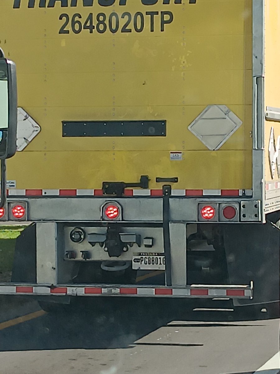 UrbanYap's tweet photo. @centraltransprt Y'all need to tell this driver not to drive so aggressively in Miami. https://t.co/cVptOqHUYN