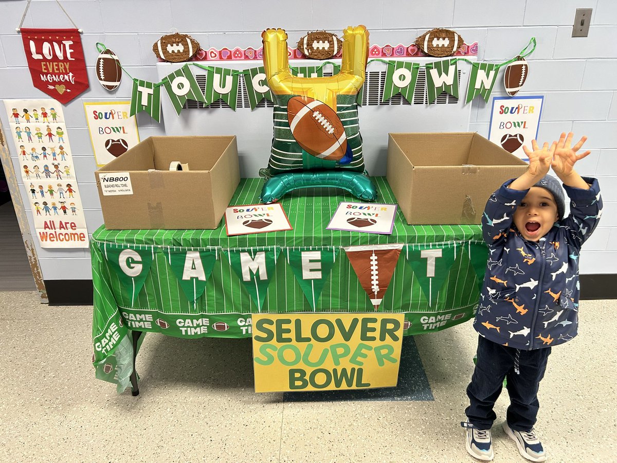 PB_Selover's tweet photo. Selover is SOUP-ER excited about our Super Bowl soup drive!! One can = one vote! Seahawks or Patriots? 🏈🥫 https://t.co/ZUzSgZOtIS