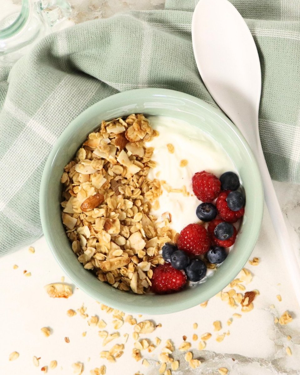 GoGoldenGirl's tweet image. Yogurt Bowl Magic! Healthy eating just got easier (and tastier). Top your morning yogurt with Golden Girl Granola for a quick, balanced, flavor-packed breakfast that keeps you full and happy. It’s January's MVP. #BeyondDelicious