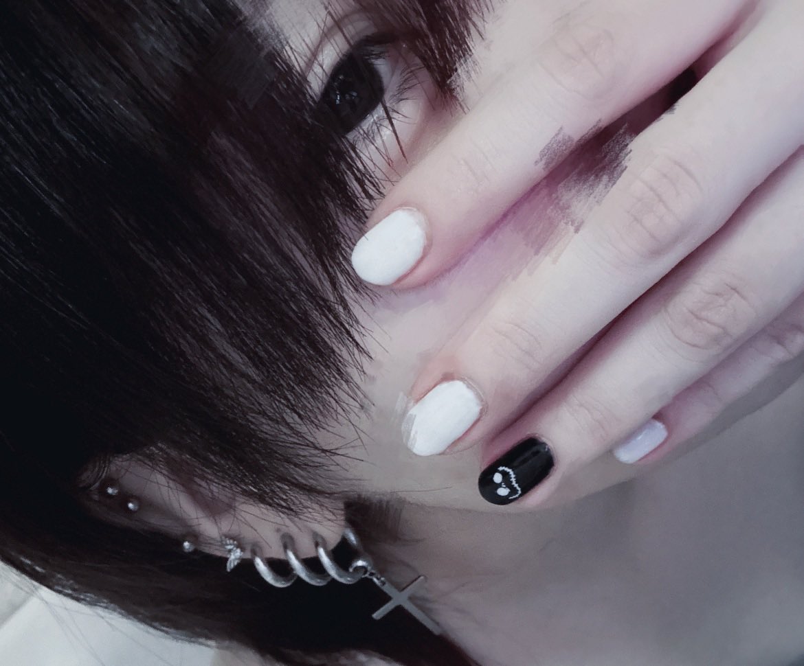 0_02ya's tweet image. 横髪が人生で1番短い時のやつ見つけた