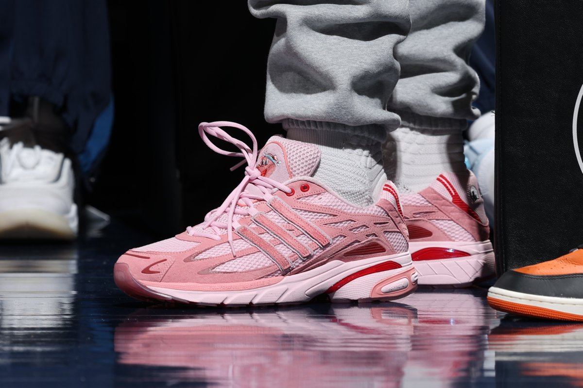 ComplexSneakers's tweet image. Ant pulled up in the Adidas x Adistar Cushion 3 "Piggy Runner" 🐽