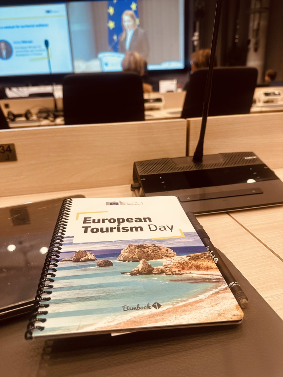 EstrellaUclm's tweet photo. It was a real honor to meet colleagues from the European Travel Commission during #EuropeanTourismDay at the @EU_Commission. Grateful for the inspiring discussions and exchanges around the D3HUB - EU Competence Centre to support data management in tourism destinations. https://t.co/5vfOjlvitk