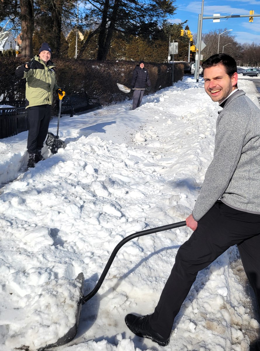 StMarysSem_Balt's tweet photo. Formation happens everywhereโeven in the snow. โ๏ธ Some of our seminarians worked side by side to help with snow removal at St. Maryโs after the storm.
#SeminarianLife #StMarysSeminary #Formation #ServiceAndLeadership #FaithAtWork #Snowstorm2026 https://t.co/6dLLt5MzOM