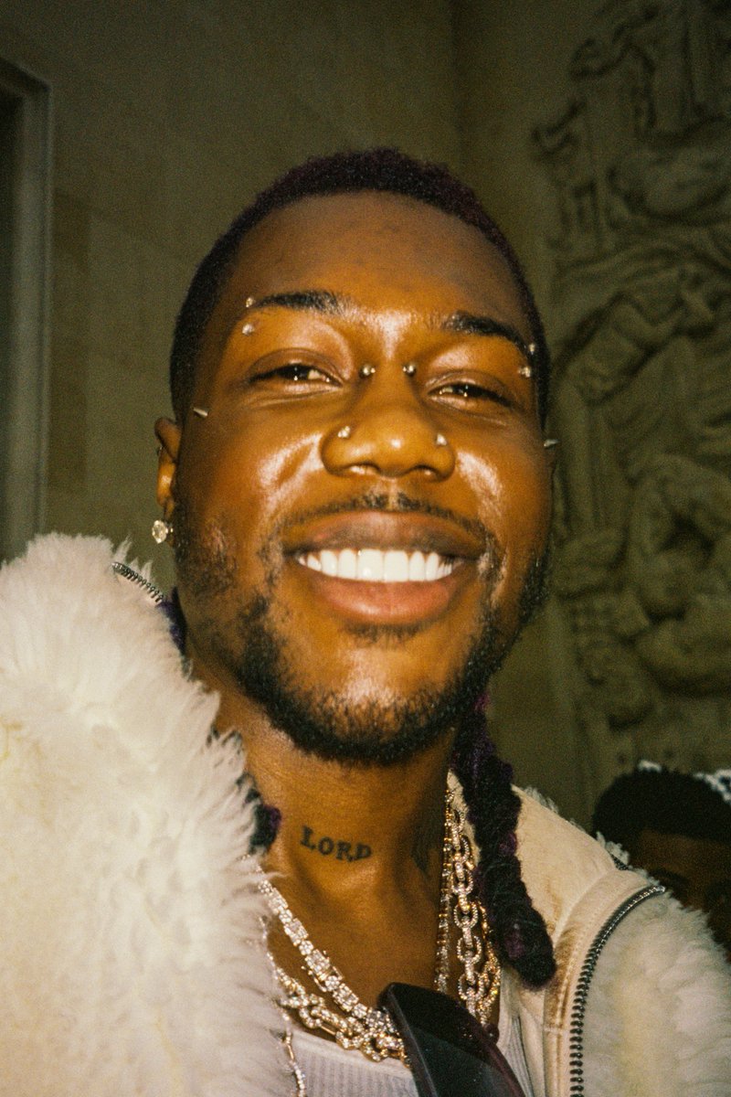 Trashvis tweet media