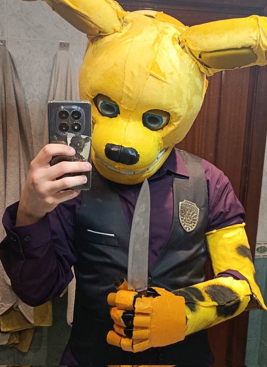 fazgraceful's tweet image. 💛🔪 #FNAF #Williamafton #cosplay