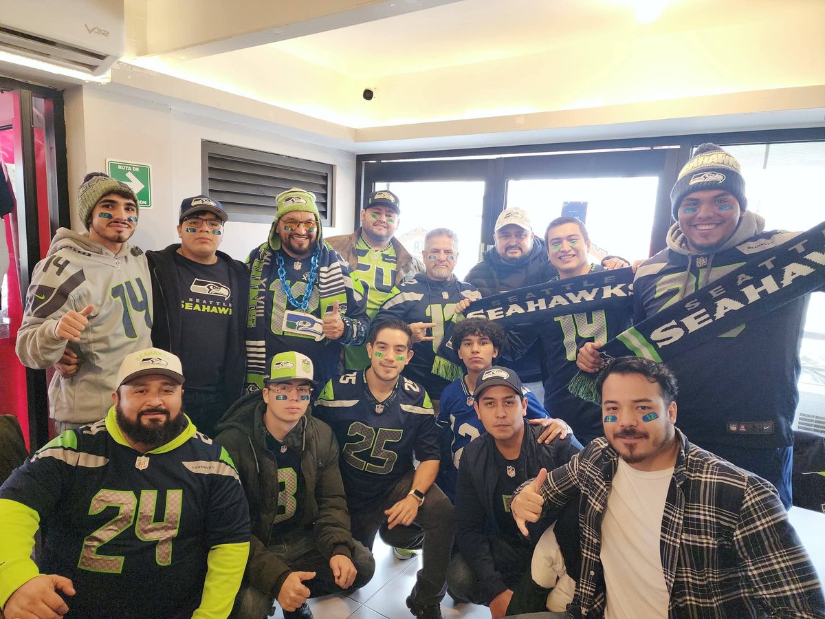 Seahawksmty12's tweet photo. Monterrey es territorio Seahawk 💚💙
Somos campeones de la NFC y vamos al Super Bowl 🏆
Los 12s rugieron en La Fortaleza y la historia se escribió.
¡GO HAWKS!
#Seahawks #NFL #NFCChampions #GoHawks #12s #WeAre12 #Monterrey https://t.co/rUj3HtRqYG