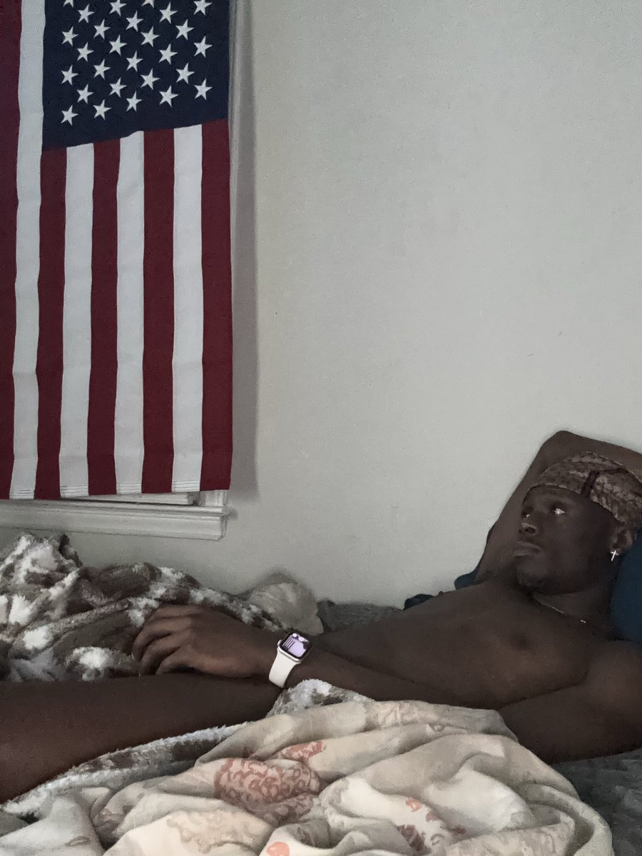 Playboi9669's tweet photo. Dick big , dark skin , I can’t but win 😩😇🫣 https://t.co/lMxS6mkppe