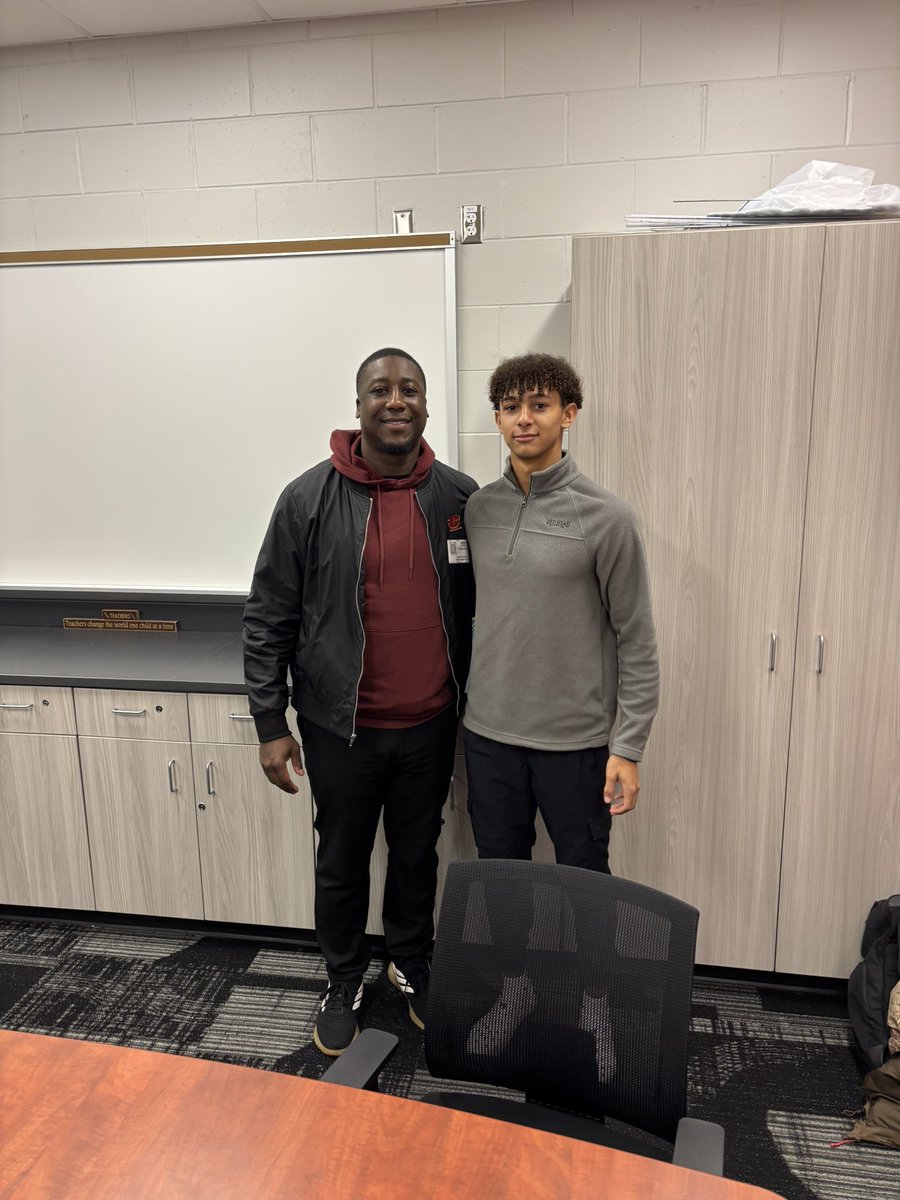 DacariGarrison's tweet photo. Thanks to @CoachCBW at Central Michigan University for coming out to have a conversation with me about football! I’m looking forward to building a relationship and visiting campus.@CMU_Football @ClintonAthletic @WreckingCrewMI https://t.co/1euBlaNuGn