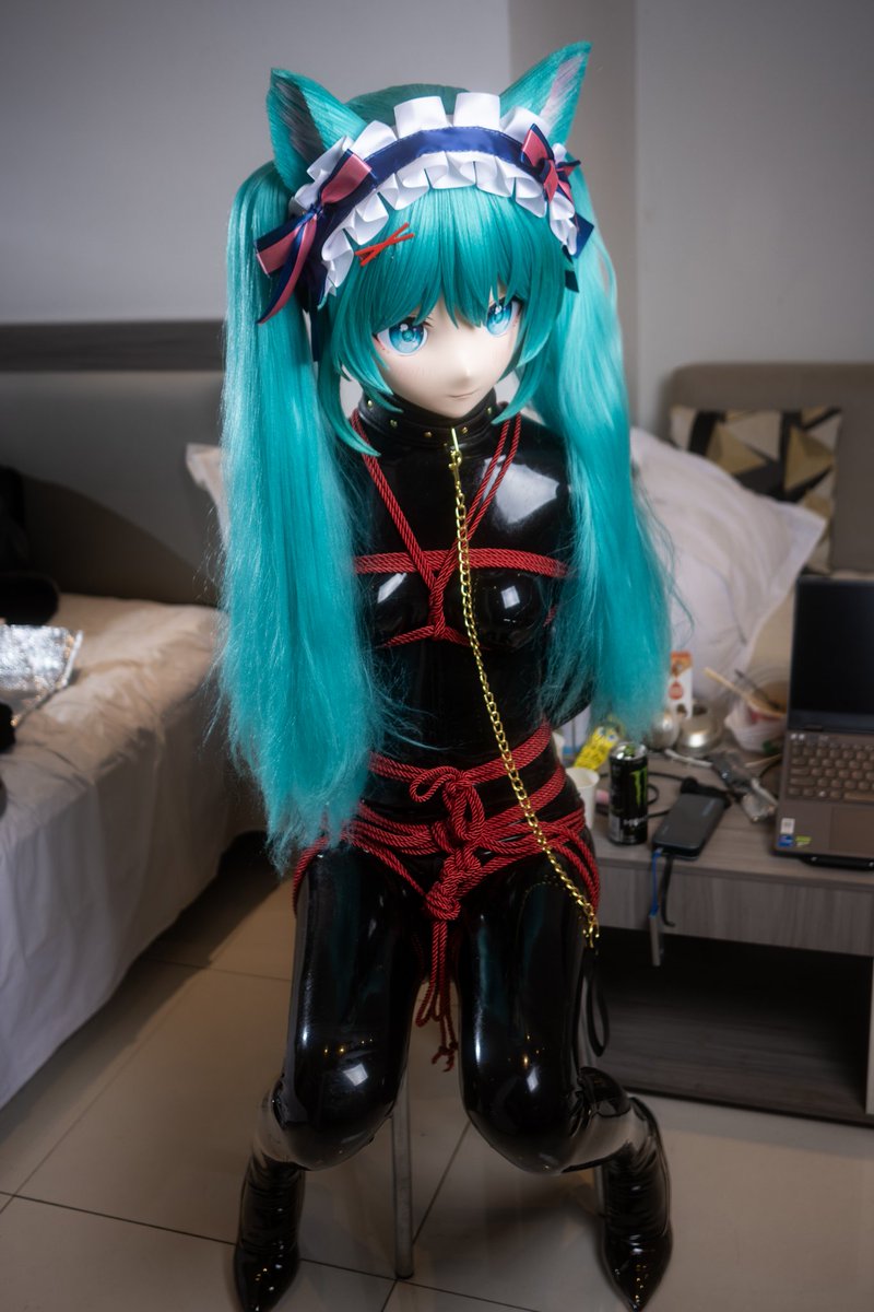 呜...你想干什么QWQ

📷：<a href="/L1XA8/">L1XA</a>
#kigurumi
#latex