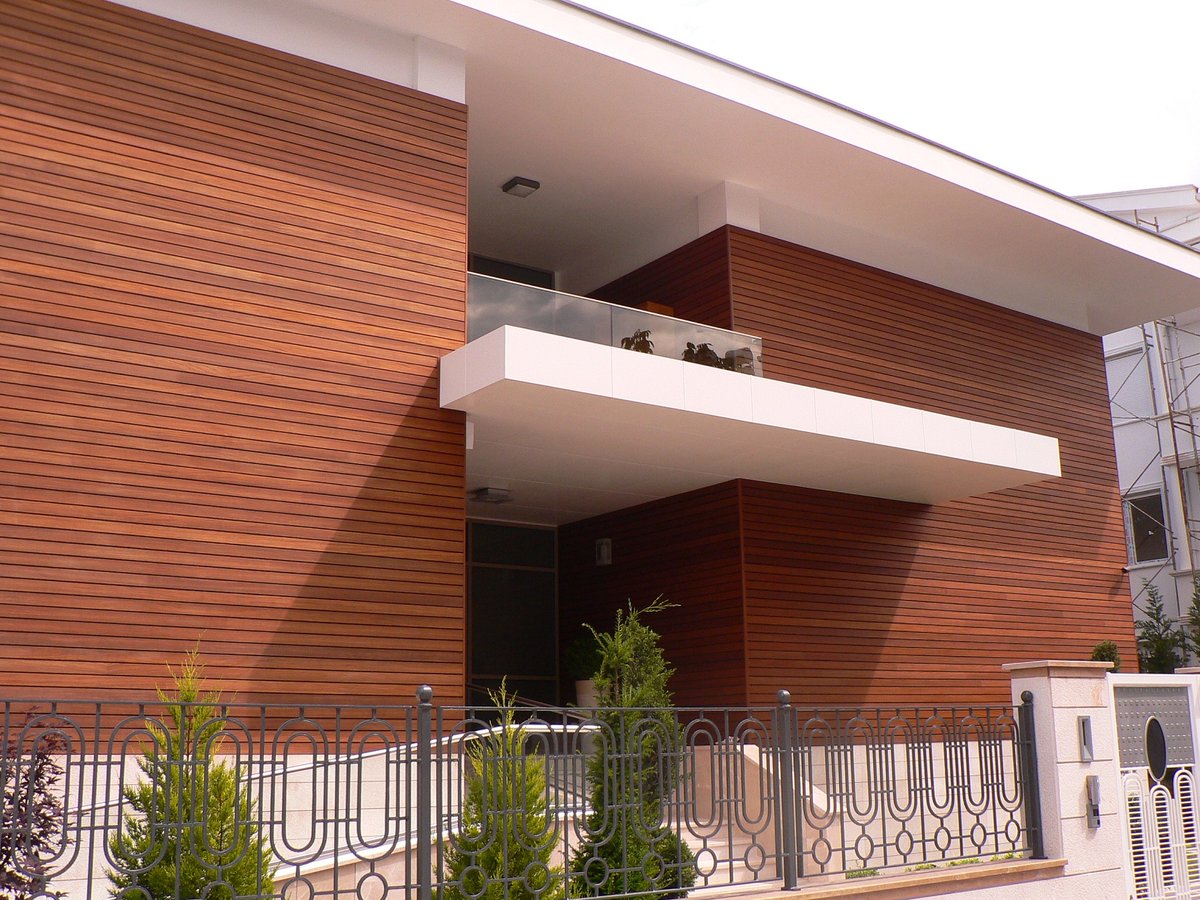 SHDesignCentre's tweet photo. Warm timber lines, crisp detailing, and a finish that stays consistent year after year. This is the appeal of Technowood on private homes, where the cladding is doing as much visual work as the architecture itself.

Contact us now to book your visit to Technowood at Sky House. https://t.co/FWVo9ynHQw