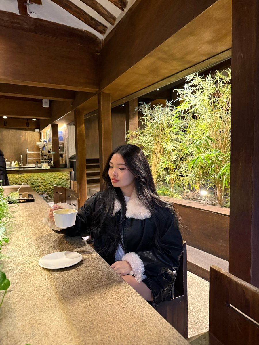 tifftiffha's tweet photo. korea cafes are so cute https://t.co/b6jRSv5D6K