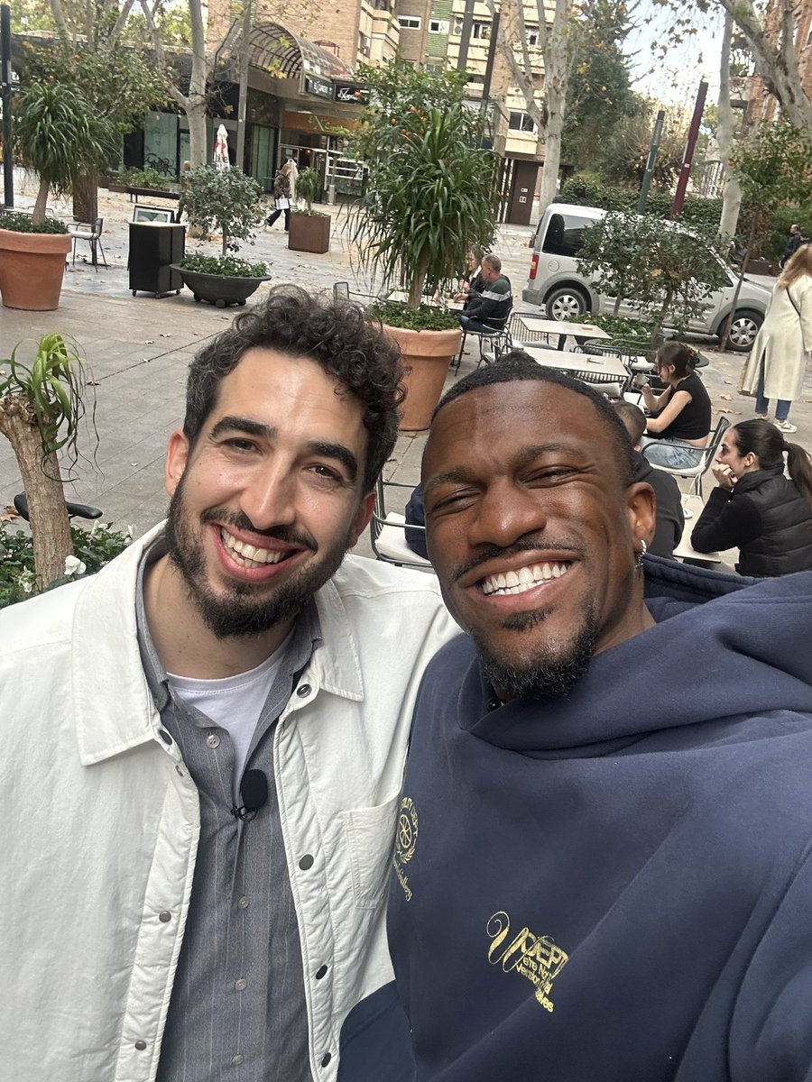 I had such a great time doing an interview with <a href="/El_Intermedio/">El Intermedio</a> and <a href="/IsmaJuarez/">Isma Juárez</a> today showing them the best things of Murcia and why I love 🇪🇸 !