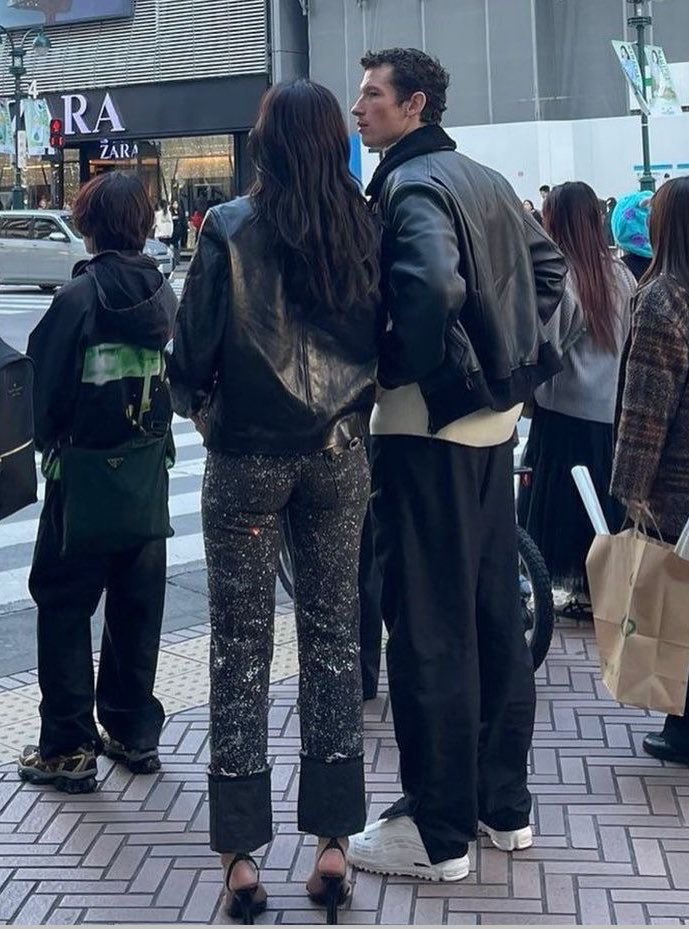 tall girl x taller boy is a 5 star chefs kiss