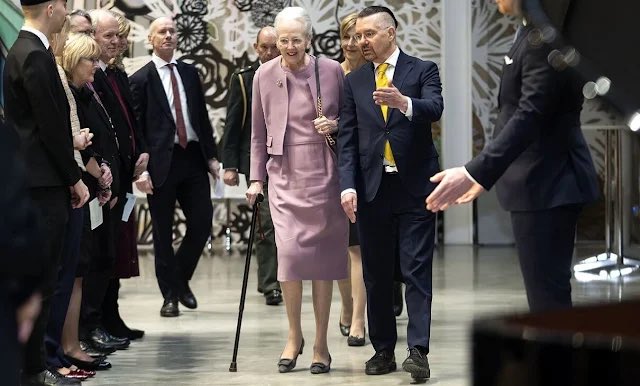 TheNorskaPaul's tweet image. On Friday, HM Queen Margrethe (Rtd) visited #Sweden to attended Lund University to be appointed an honorary member &amp;amp; upon arrival was received by Vice-Chancellor, Prof., Erik Renström.

At the ceremony held in the Aula of the university building, the #Danish Queen was presented
