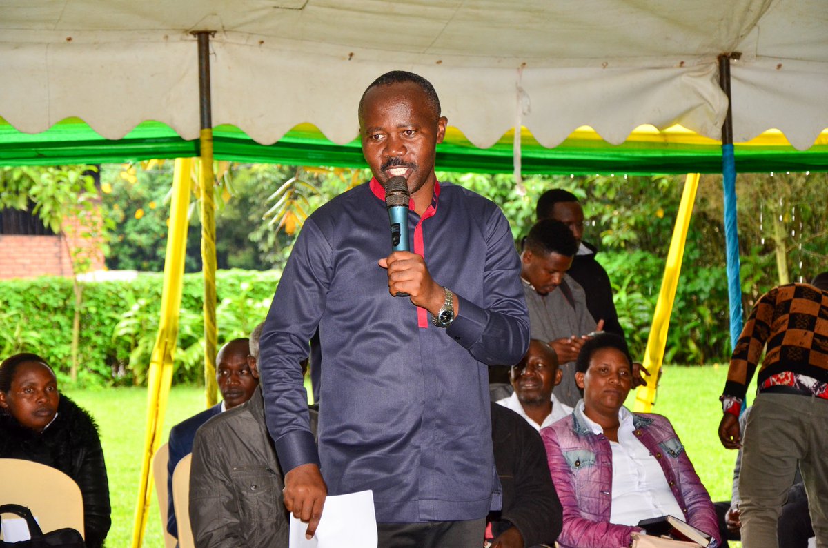 RubavuDistrict's tweet photo. Kuri uyu wa kabiri, mu Murenge wa #Mudende, hatagirijwe ku mugaragaro "Ishuri ry'abayobozi", ahahuriye abayobozi mu byiciro bitandukanye byo mu Mirenge ya #Bugeshi na #Mudende Ni igikorwa cyitabiriwe na Guverineri w'Intara, Ntibitura Jean Bosco ndetse n'Abadepite. https://t.co/haX66yhmPq