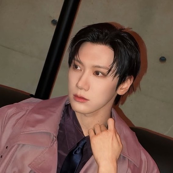 so stunning 

TENLEE WITH YSL MENs WINTER26
#SaintLaurentxTEN