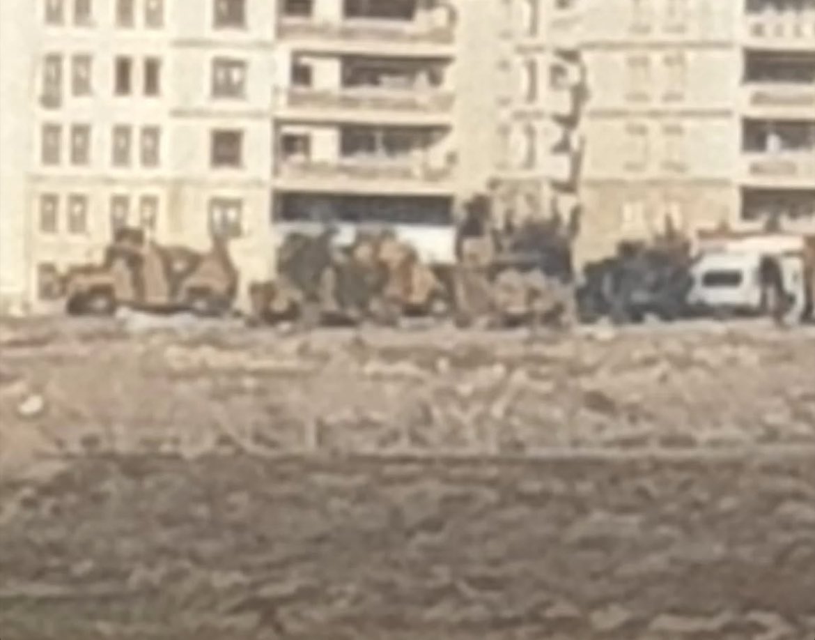 SerzanEgid's tweet image. هذه الصورة تم التقاتها في ريف كوباني ويظهر مشاركة جنود من الجيش التركي بالهجوم على كوباني

تحت المراقبة ومسيراتنا جاهزة
#YPG