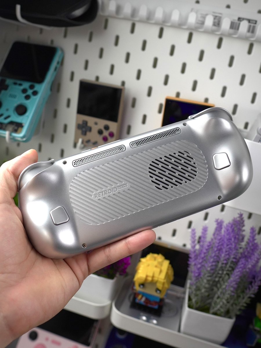 Retro Gaming Consoles tweet media