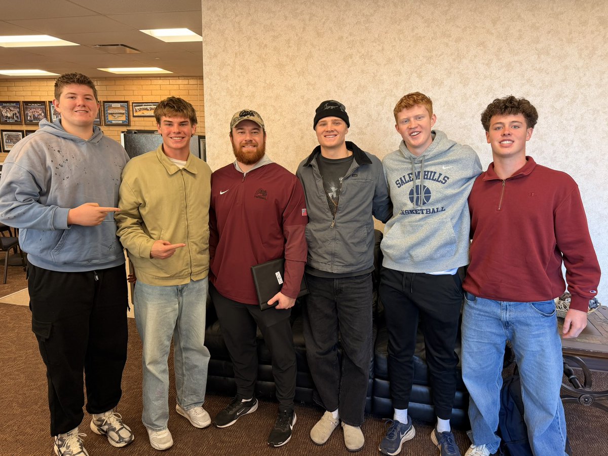 <a href="/CoachMLinehan/">Mike Linehan</a> at <a href="/MontanaGrizFB/">Montana Griz Football</a> stopped in. Appreciate the visit! 👊
<a href="/SpencerHop65/">Spencer Hopkins</a> <a href="/Gordon_Wils14/">Gordon Wilson</a> <a href="/DC_Hollingshead/">Cash Hollingshead</a> <a href="/hills_salem/">Salem Hills Football (official)</a> <a href="/JeffHigginson/">Coach Jeff Higginson</a> <a href="/koltduwel/">Kolten Duwel</a> 
<a href="/Andy_Pham1/">Andy Pham</a> <a href="/BeehiveBuzz_/">BeehiveBuzz🐝</a> <a href="/PrepRedzoneUT/">Prep Redzone Utah</a> <a href="/ballersinutah/">UtahBallers</a> <a href="/utahpreprag/">Utah Prep Rag</a> <a href="/BrandonHuffman/">Brandon Huffman</a> <a href="/adamgorney/">Adam Gorney</a>