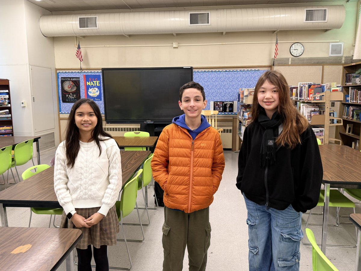 SequoiaMSGiants's tweet image. A huge shoutout to all of our classroom winners, you made us proud! And congratulations to our school-wide winners, Briann, Filippo, and Yana, who are moving on to the regional spelling bee. 🐝💛 We can’t wait to see you shine next!
#SpellingBee #GiantsPride #NextStopRegionals