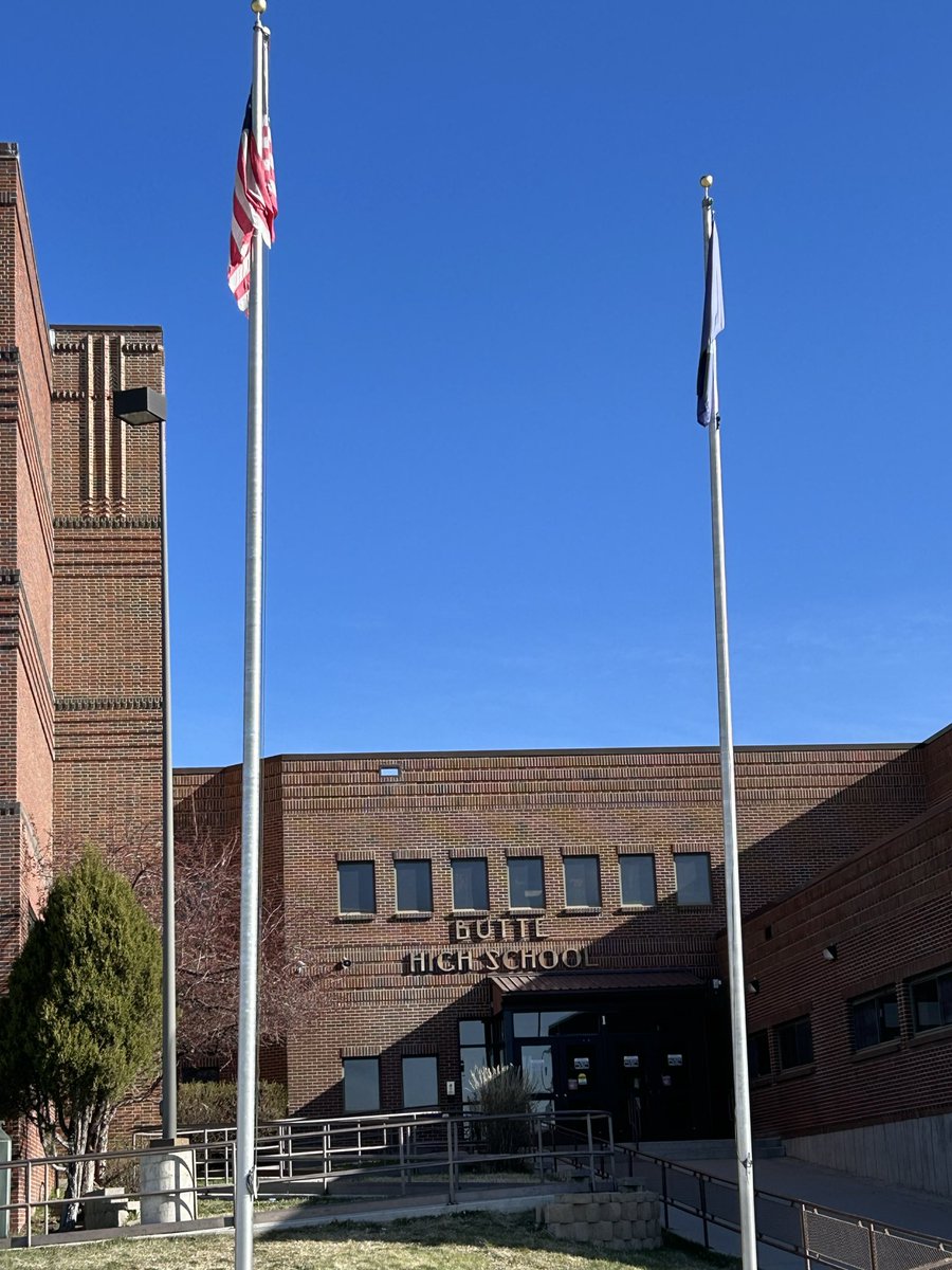 PhenicieRo53154's tweet image. Always awesome stopping in Butte, America to see Coach Grey
#GoGriz