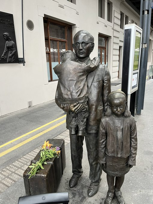Today is Holocaust Remembrance Day. We remember the 6 million victims murdered &amp; honor the survivors.
We remember the Just Among the Nations who saved countless lives. This statue in Prague's main train station is easy to miss. Please don't. Watch the video below for the story