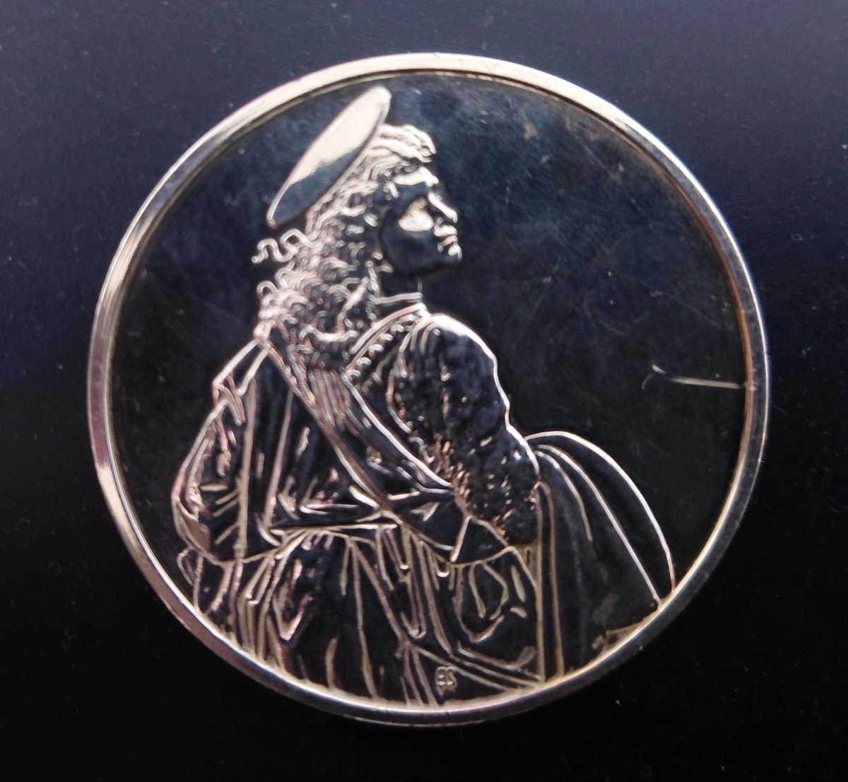 昔に買ったフランクリンミントの純銀製メダル。測ったら52gあったから