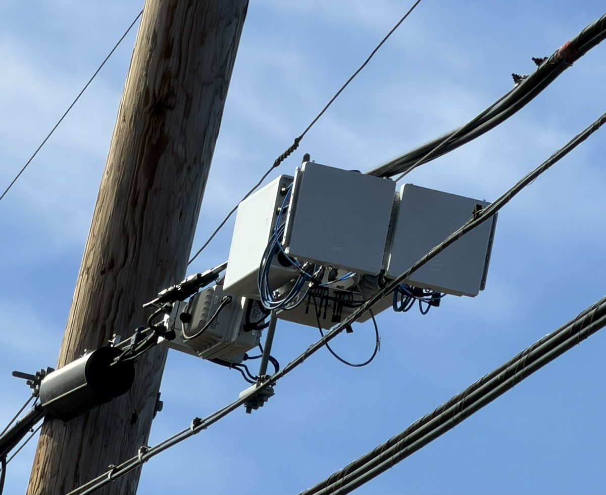 CTH858's tweet image. Them strand mounts be pumping out speeds. 80+40 MHz of N41 only on stand alone. #tmobile #speedtest #5guc