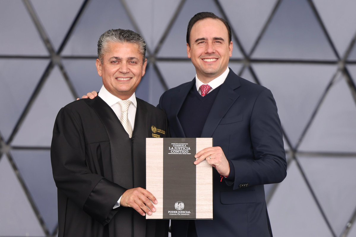 manolojim's tweet image. Con gusto acompañamos a nuestro amigo el Magistrado Presidente @MiguelMery, en el Informe Anual de Actividades del @PJCoah. Donde además inauguramos la nueva Ciudad Judicial, que será un espacio para atender mejor a la ciudadanía. (1/3)