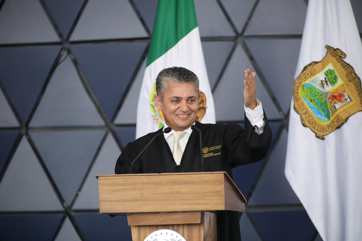 manolojim's tweet image. Reconocemos y agradecemos el apoyo de esta gran institución para mantener al estado seguro, en orden y con justicia. Coahuila es tierra de instituciones fuertes y echadas pa' delante. (2/3)