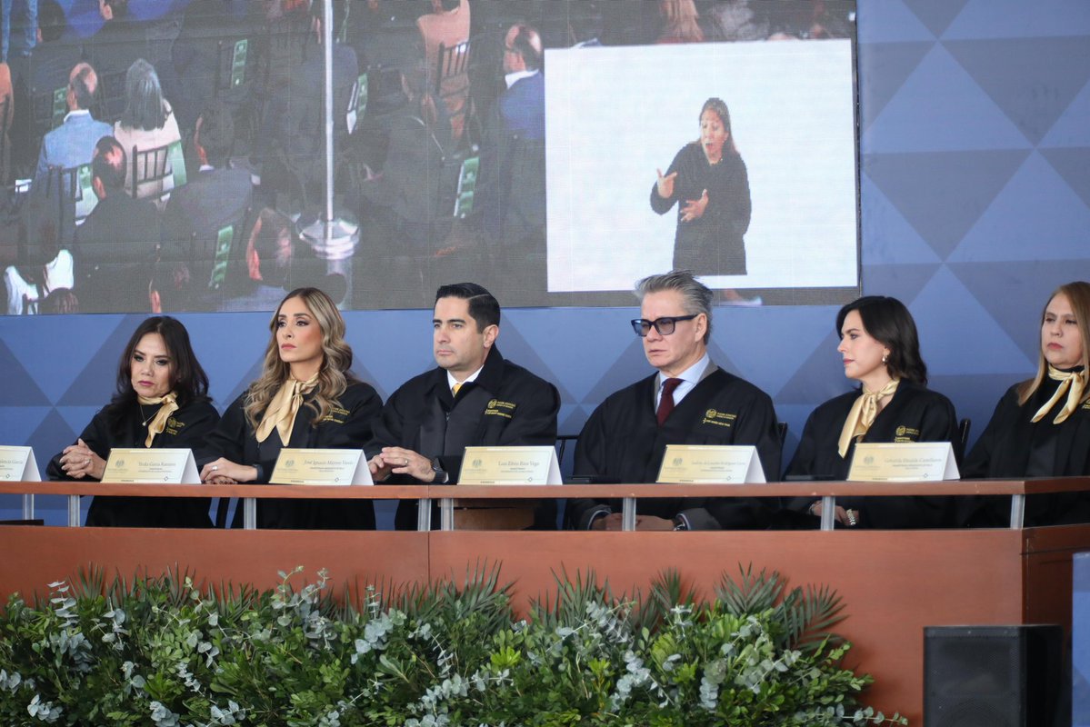 manolojim's tweet image. Reconocemos y agradecemos el apoyo de esta gran institución para mantener al estado seguro, en orden y con justicia. Coahuila es tierra de instituciones fuertes y echadas pa' delante. (2/3)