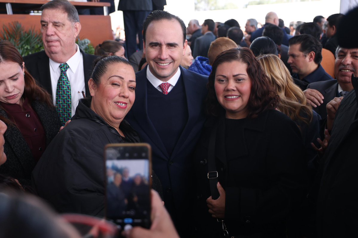 manolojim's tweet image. Reconocemos y agradecemos el apoyo de esta gran institución para mantener al estado seguro, en orden y con justicia. Coahuila es tierra de instituciones fuertes y echadas pa' delante. (2/3)