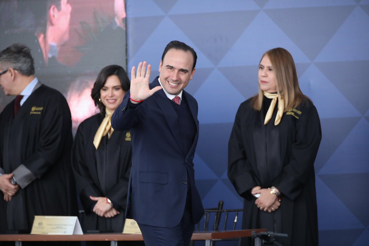 manolojim's tweet image. Seguiremos trabajando en equipo por el bien de nuestra gente. #CoahuilaPaDelante #InformePJECZ2025 #CoahuilaLaJusticiaContigo (3/3)