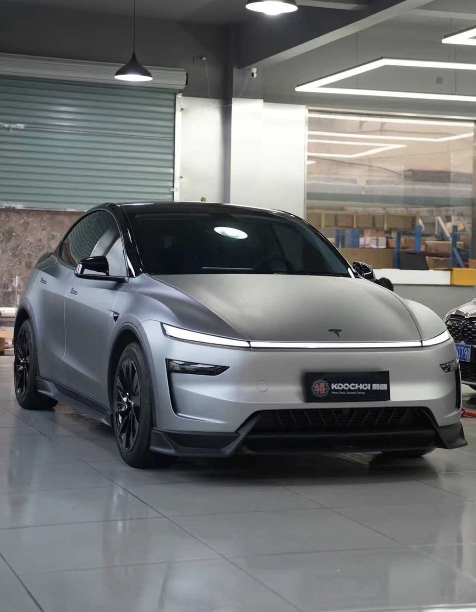 The Tesla Newswire tweet media