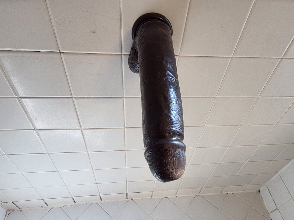 Pussy feenin and no niggas available.  Guess it's time for a #PussyTraining session. 🍑💦🍑💦