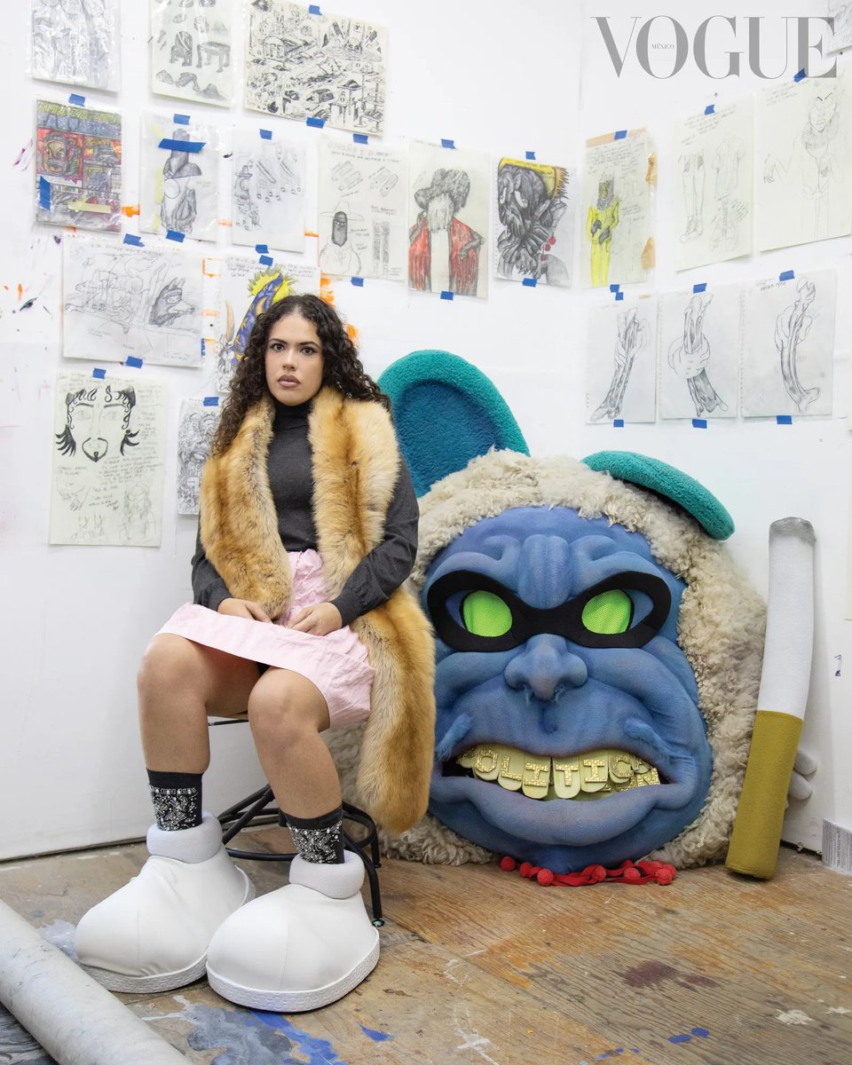 voguelatam's tweet photo. #ArtIssue La expresión de estas tres mujeres artistas mexicanas nos recuerden la magia (y la necesidad) de crear con las manos: https://t.co/gr7WOAWWSG https://t.co/UVUkRMMkhh