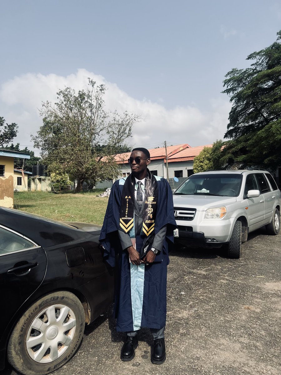 Life after graduation is not as easy i thought. This is the reason why i have been off but safe to say i am back…

Hi designer.
Say hi to me back when you see this