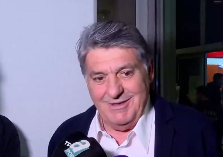 İstenmediğini o da biliyor.

Ancak ucunda Dikilitaş var...!!!

İstifa etmez.