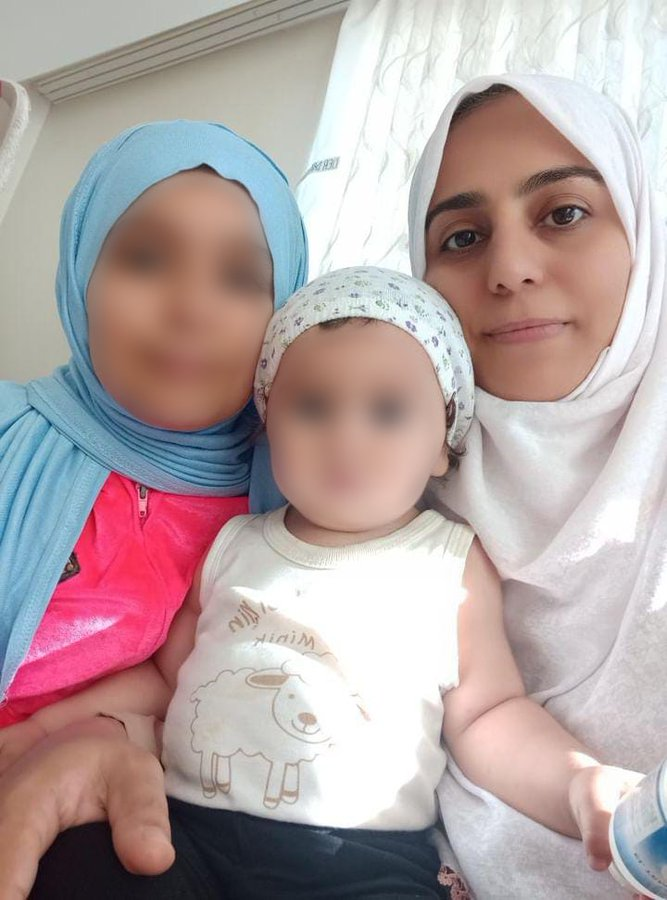 IskenceReport's tweet photo. Kanser hastası Sınıf öğretmeni Ferah Oktan, 9 Ağustos’ta kesinleşmiş bir cezası olmaksızın tutuklandı. 

Adli Tıp, 'infaz erteleme raporu' verdiği halde, 4. evre kanser hastası KHK’lı öğretmen hala tahliye edilmedi!

BununAdı İşkencedir https://t.co/UDhOudycXn